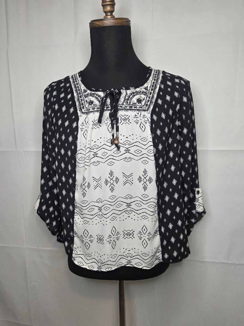 Xhilaration Women's Blouse Black White Pattern Polyester Size L